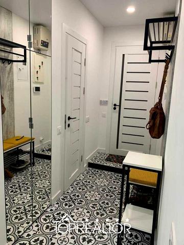 Астрономічна вул., 15