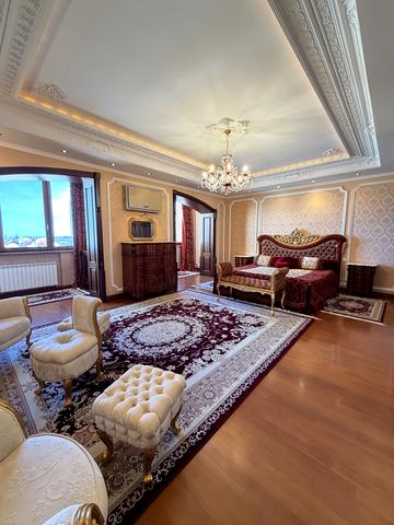 Володимира Івасюка просп. (Героїв Сталінграду), 4