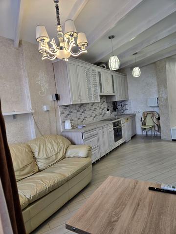 Академіка Глушкова просп., 9-В