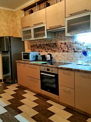 Героїв полку "Азов" вул. (Маршала Малиновського), 8