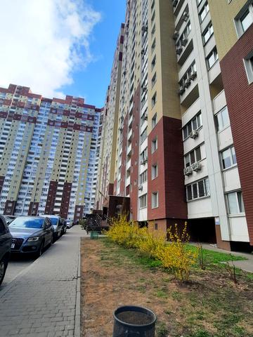 Ясинуватський пров., 11