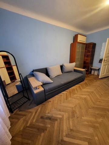 Івана Боберського вул., 16