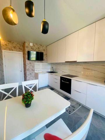 Академіка Заболотного вул., 1-А