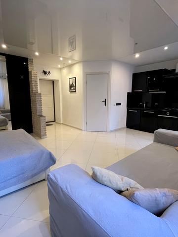 Рибальська вул., 8