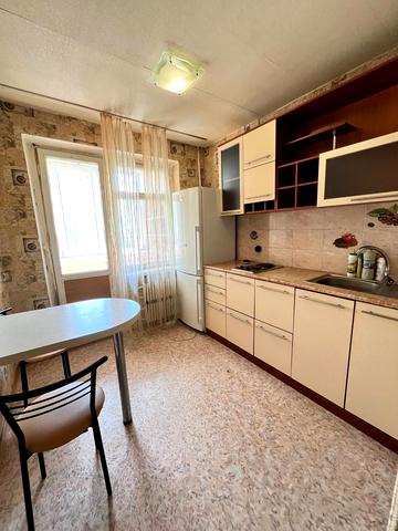 Менахем-Мендл Шнеєрсона вул. (Мініна), 7