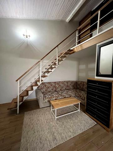 Героїв Крут вул., 8