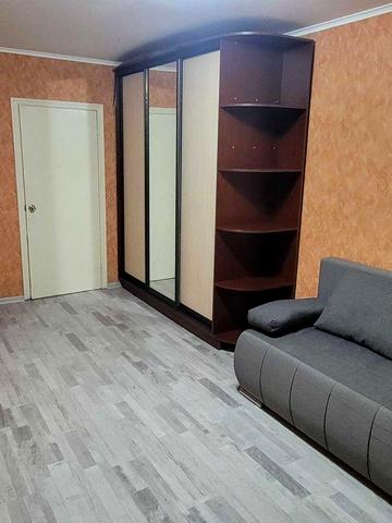 Зодчих вул., 30