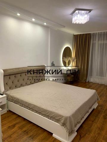 Івана Крамського вул., 9