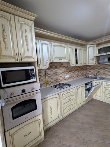 Володимира Івасюка вул., (Будинок)