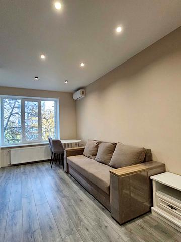 Новгород-Сіверська вул. (Новгородська), 4