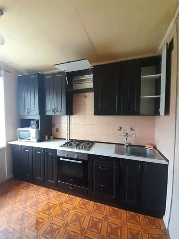 Героїв просп., 4