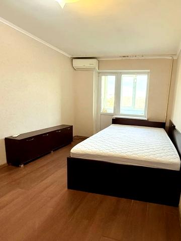 Романа Шухевича просп. (Генерала Ватутіна), 24-Б