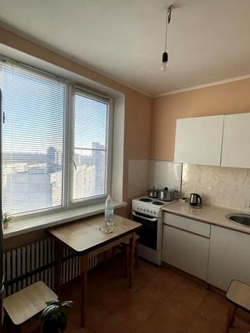 Перемоги просп., 76