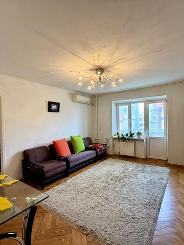 Лесі Українки бульв., 19