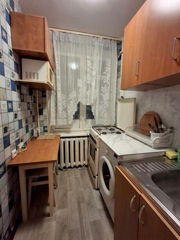 Мілютенка вул., 36