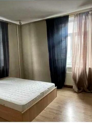 Анатолія Пастернака вул., 78