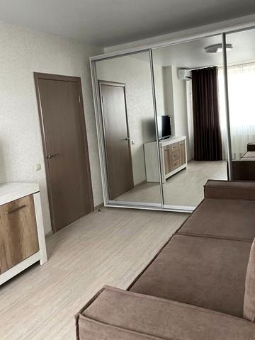 Михайла Грушевського вул., 30в