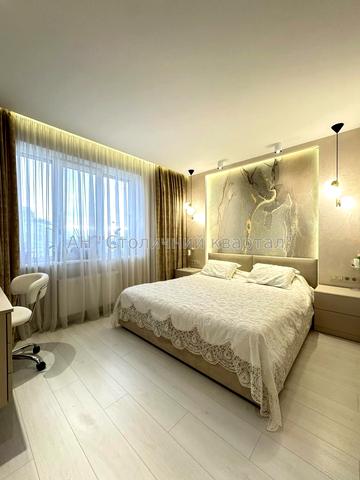 Львівська вул., 15