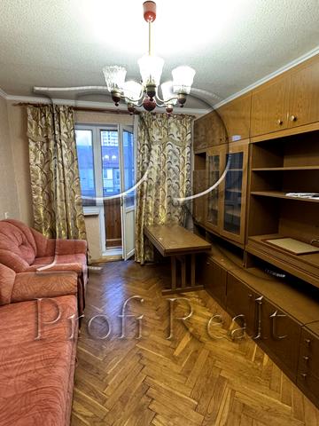Миколи Василенка вул., 11