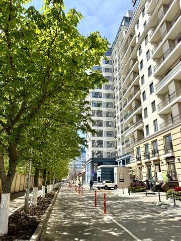 Андрія Гулого-Гуленка вул. (Віце-адмірала Азарова), 8