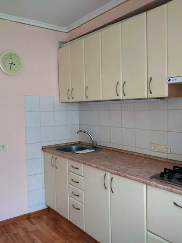 Мілютенка вул., 7