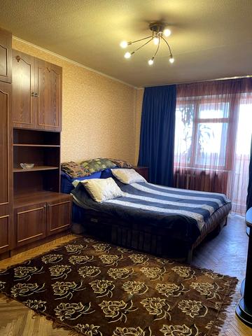 Валерія Лобановського просп. (Червонозоряний), 39-Б