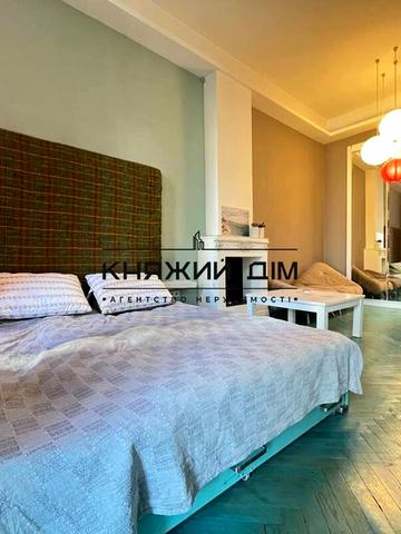 Саксаганського вул., 125