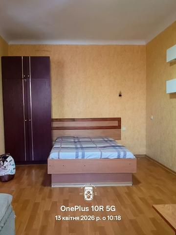 Старий Поділ вул., 8