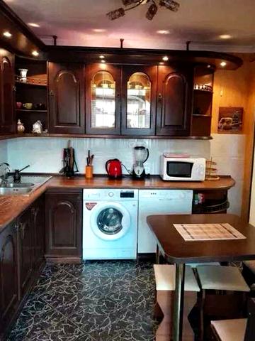 Зої Гайдай вул., 12/10