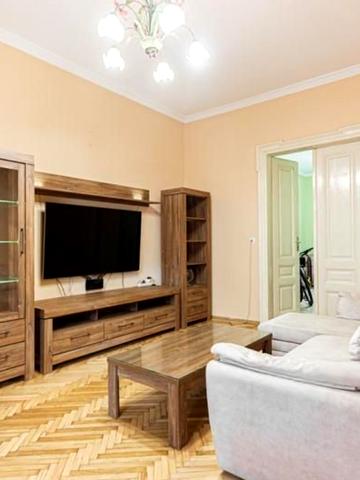 Одеська вул., 5