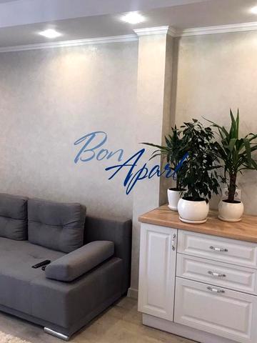 Академіка Глушкова просп., 9-Є