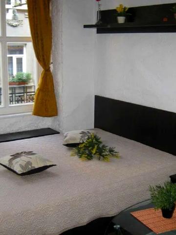 Братів Рогатинців вул., 18