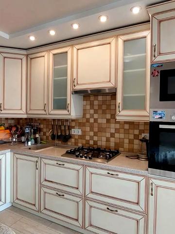 Залізнична вул., 9