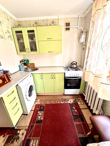 Металургів вул., 3