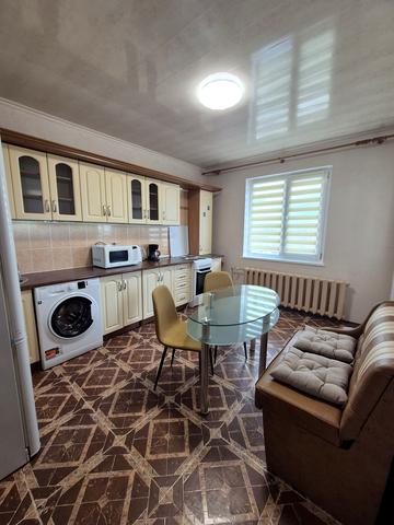 Драгоманова вул., 14