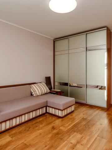 Воскресенська вул., 14-Д