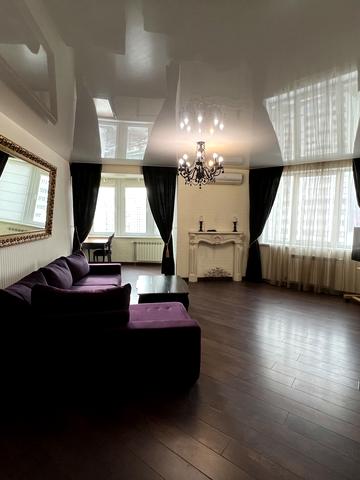 Михайла Гришка вул., 9