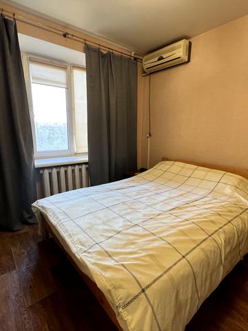 Українська вул., 37