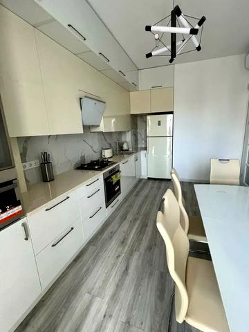 Володимира Антоновича вул. (), 109