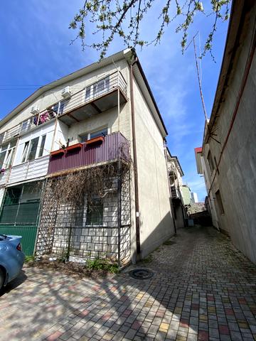 Кропивницького вул., 1а