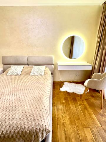 Володимира Івасюка вул., 86