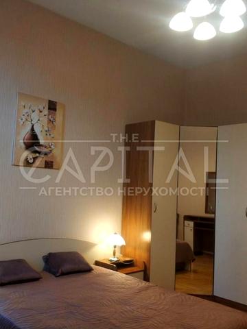 Мала Житомирська вул., 5