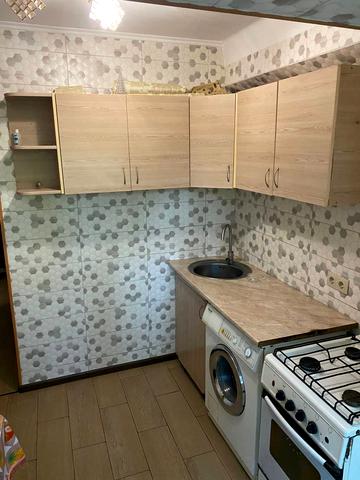 Миколи Ушакова вул., 10