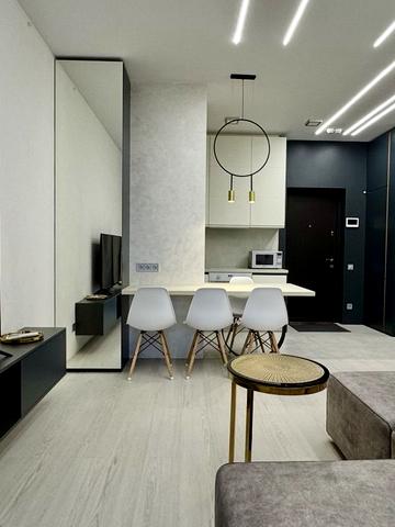 Джона Маккейна вул. (Івана Кудрі), 1