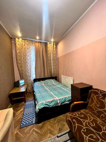 Братів Міхновських вул. (Московська), 35