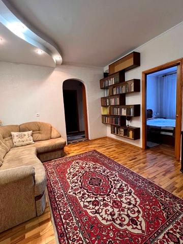 Срібнокільська вул., 14