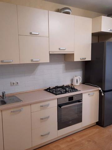 Героїв Крут вул., 4