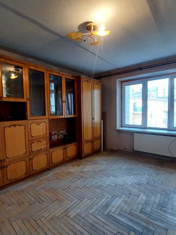 Михайла Грушевського вул., 142