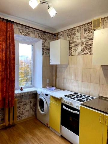 Олександрівський просп. (Косіора), 79