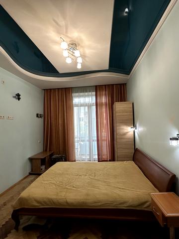 Сергія Набоки вул., 11/8